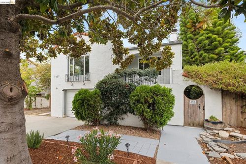 1057 Tuolumne St, Vallejo, CA, 94590-4630 | Card Image
