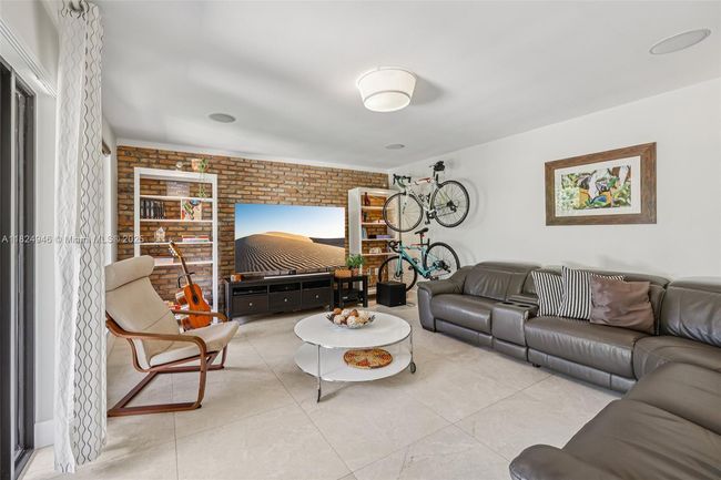 441 Sw 27 Th Rd, House other with 4 bedrooms, 4 bathrooms and null parking in Miami FL | Image 15