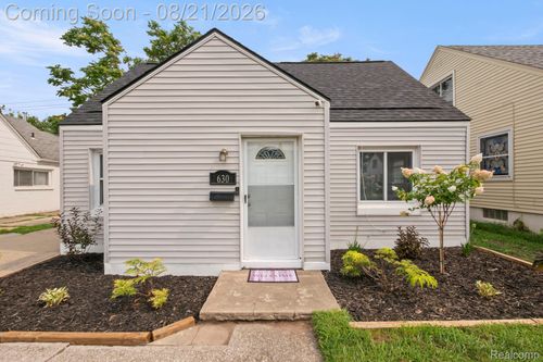 630 White Ave, Lincoln Park, MI, 48146-2828 | Card Image