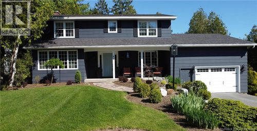 42 Crown Hill Cres, Saint John, NB, E2K2H3 | Card Image