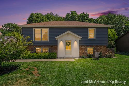 238 Childsdale Ave, Rockford, MI, 49341-9238 | Card Image