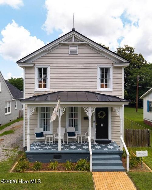 123 E Gale St, Edenton, NC, 27932-1917 | Card Image