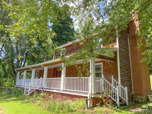 289 Huckleberry Ridge Rd Ne, Floyd, VA, 24091-2047 | Card Image