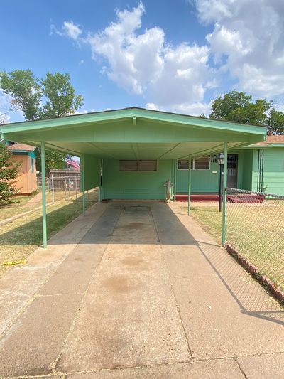 119 Browning, House other with 3 bedrooms, 2 bathrooms and 1 parking in Snyder TX | Image 2