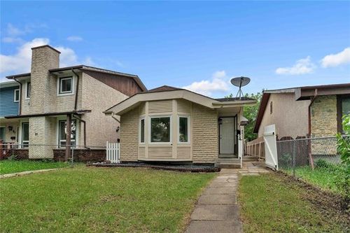 93 Kinver Ave, Winnipeg, MB, R2R1J7 | Card Image