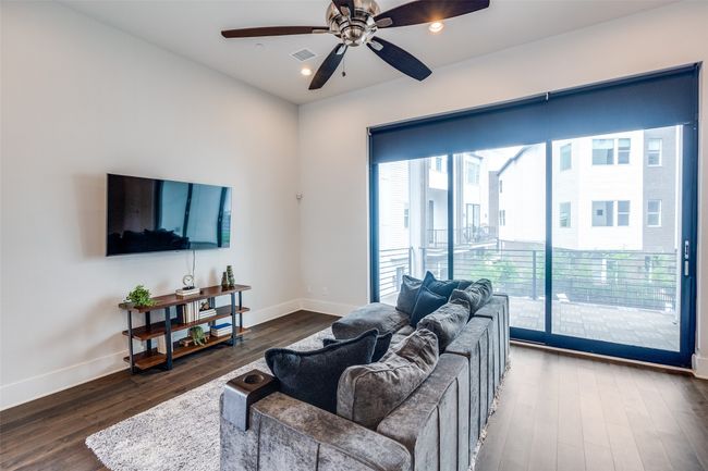 APT-501 - 381 E Greenbriar Ln, Townhouse with 3 bedrooms, 4 bathrooms and null parking in Dallas TX | Image 12