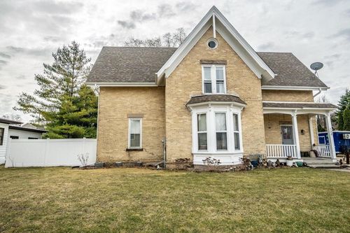 308 Kettle Moraine S Drive, Slinger, WI, 53086 | Card Image