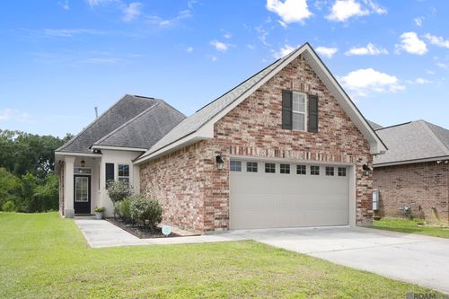 16527 Walk Around Ave, Prairieville, LA, 70769-3522 | Card Image