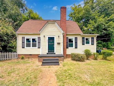 401 Banks Street, House other with 3 bedrooms, 1 bathrooms and null parking in Graham NC | Image 1