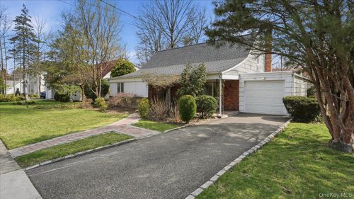 23 Hartley Rd, Great Neck, NY, 11023-1647 | Card Image