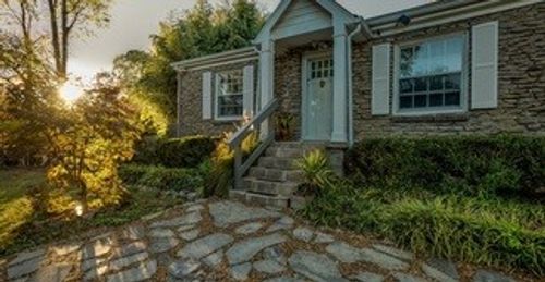 7816 Old Harding Pike, Nashville, TN, 37221-3908 | Card Image