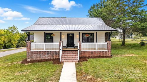 105 Falls Ave, Granite Falls, NC, 28630-1631 | Card Image