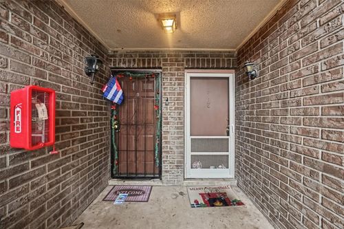 64-305 E Wellington Ct, TAMPA, FL, 33604-1520 | Card Image