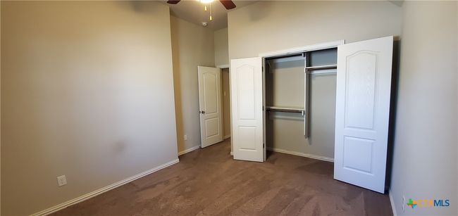 716 Oyster Crk, House other with 4 bedrooms, 2 bathrooms and null parking in Buda TX | Image 4