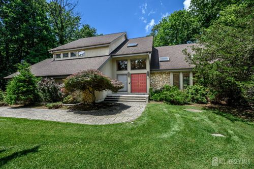 2 Malibu Dr, Sparta, NJ, 07871-4013 | Card Image