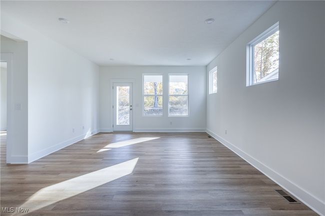 9165 Ledge View Ter, Townhouse with 3 bedrooms, 3 bathrooms and null parking in Broadview Heights OH | Image 6