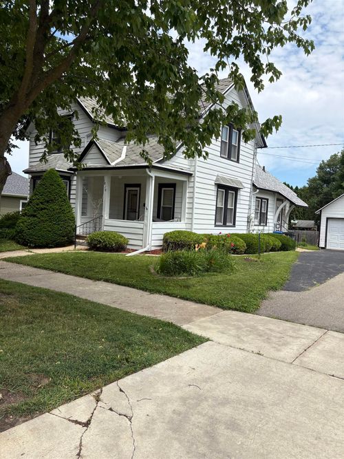 1810 15th Ave, Monroe, WI, 53566-3003 | Card Image