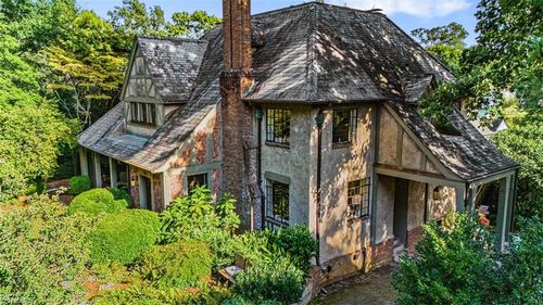 207 Hillcrest Dr, High Point, NC, 27262-3037 | Card Image