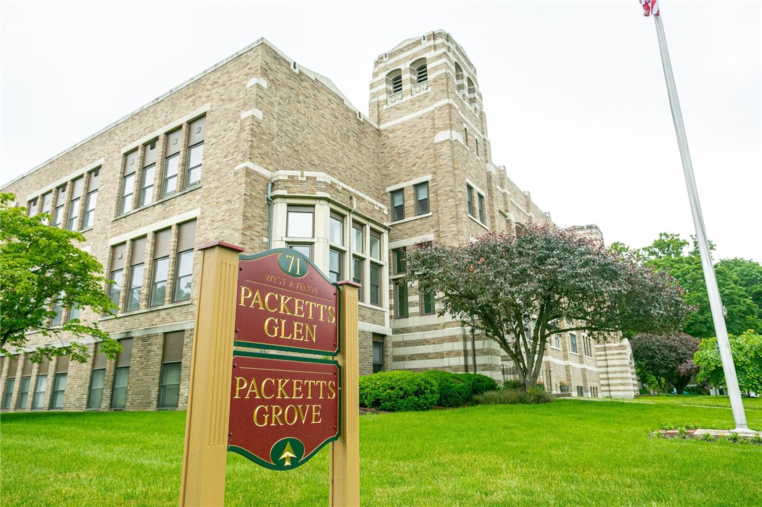 Packetts Gln, Fairport, NY 14450