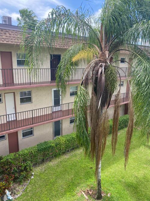 304-715 Lori Dr, Palm Springs, FL, 33461-1288 | Card Image