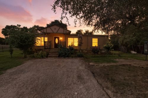 460 Oaks Rd, Bertram, TX, 78605-3563 | Card Image