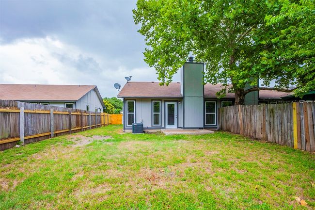 B - 8715 Pineridge Dr, Home with 2 bedrooms, 2 bathrooms and 1 parking in Austin TX | Image 12