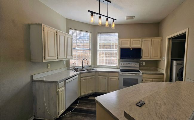 342 Arbor Ct, House other with 3 bedrooms, 3 bathrooms and null parking in Euless TX | Image 4