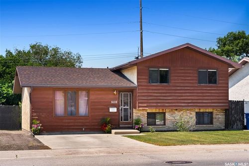 1618 Fleet St, Regina, SK, S4N5S3 | Card Image