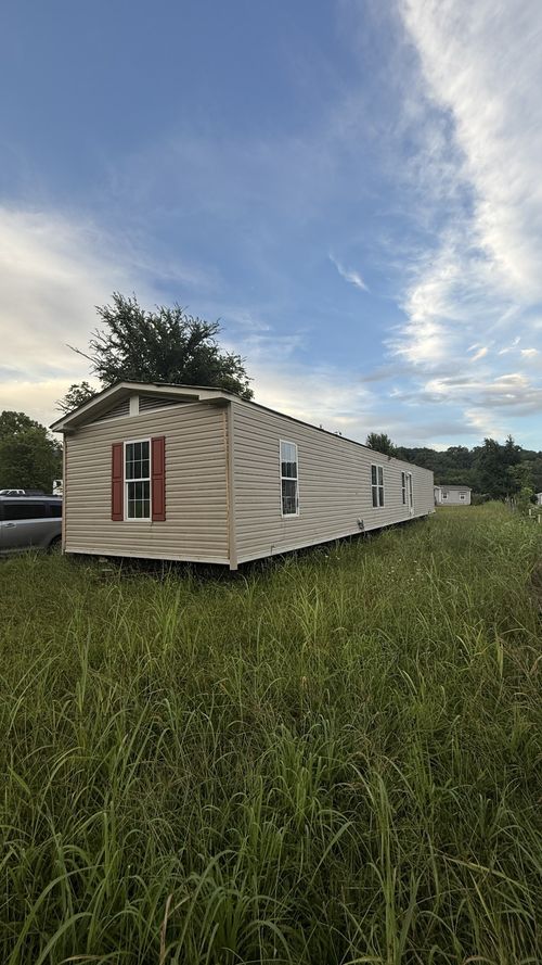 93 Pawnee Dr, Bradyville, TN, 37026-5279 | Card Image