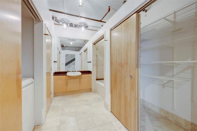 APT-210 - 411 Brazos St, Condo with 1 bedrooms, 2 bathrooms and 1 parking in Austin TX | Image 7