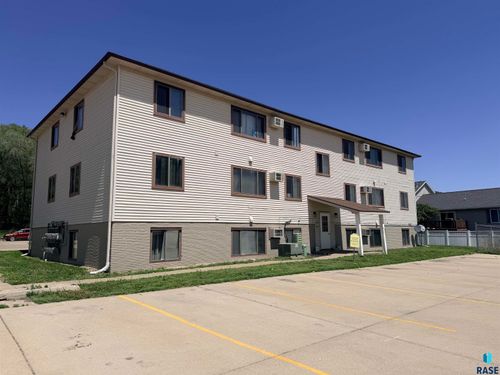 1000 S Crawford Rd, Vermillion, SD, 57069-3415 | Card Image