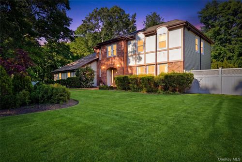 10 Weatherstone Way, Smithtown, NY, 11787-2241 | Card Image