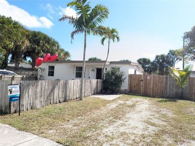 1916 Ne 54th St, House other with 3 bedrooms, 2 bathrooms and null parking in Pompano Beach FL | Image 2