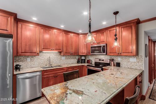 e3-5525 E Thomas, Phoenix, AZ, 85018 | Card Image
