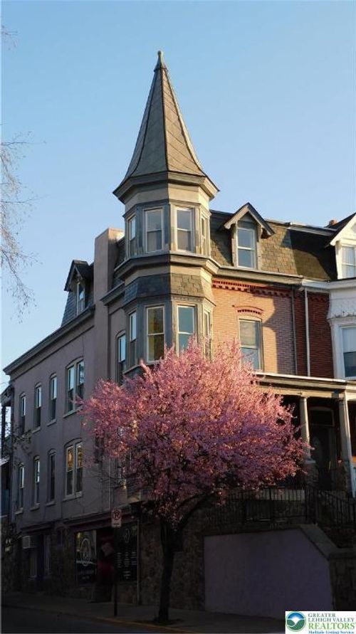1225 W Walnut St, Allentown, PA, 18102-4735 | Card Image