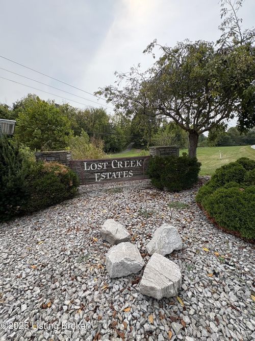 1 Lost Creek Dr, Smithfield, KY, 40068-7989 | Card Image