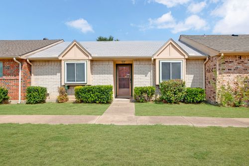 11-4 E Mountain Creek Ct, Grand Prairie, TX, 75052-5926 | Card Image
