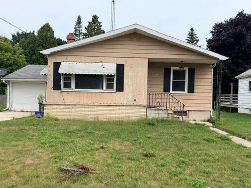 2004 12th Street, Two Rivers, WI, 54241 | Card Image