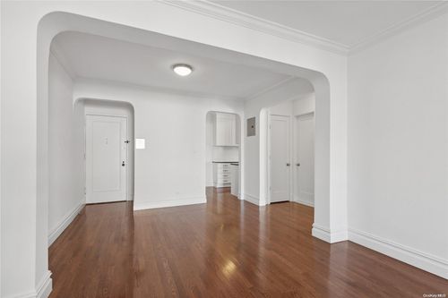 apt-b44-73-12 35th Ave, Jackson Heights, NY, 11372-4209 | Card Image