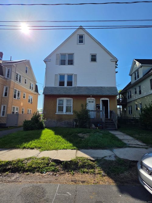 19 Wakefield Ct, New Britain, CT, 06053-3913 | Card Image