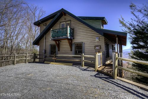 940 Stans Rd, Gatlinburg, TN, 37738-3907 | Card Image