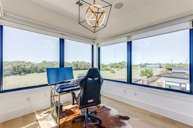 Home office or bonus living area. Bring your imagination! | Image 28