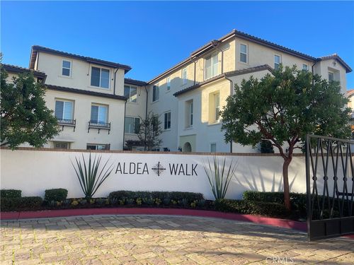 8267 Luna Way, Buena Park, CA, 90621-3859 | Card Image