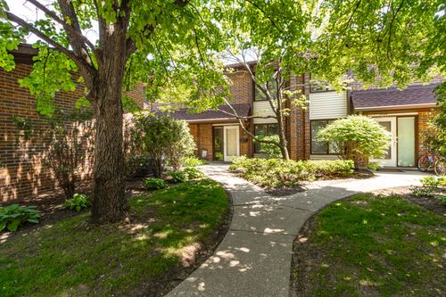 1071 Deerfield Pl, Highland Park, IL, 60035-3065 | Card Image
