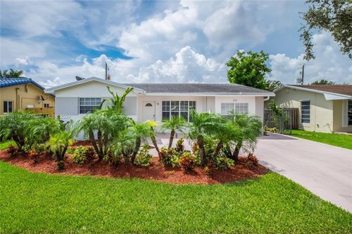 0-210 Se 4th St, Dania Beach, FL, 33004-4134 | Card Image