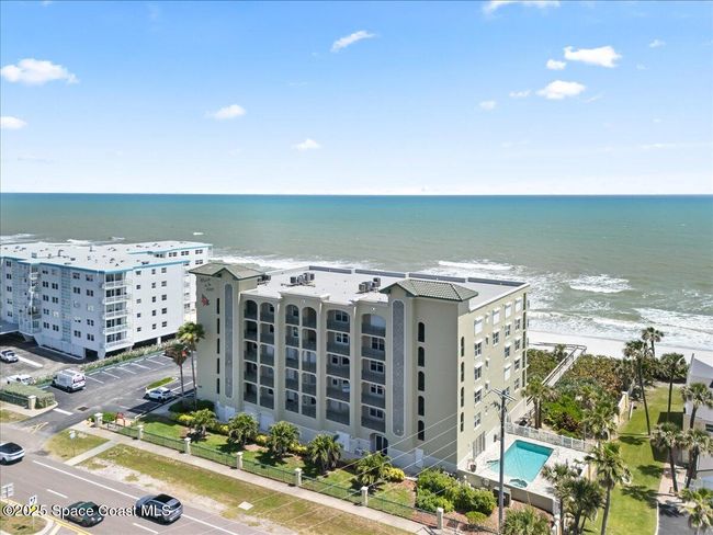 402 - 245 Highway A1a, Condo with 3 bedrooms, 3 bathrooms and null parking in Satellite Beach FL | Image 27