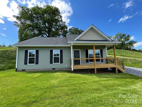 373 Barefoot Rdg, Clyde, NC, 28721-5509 | Card Image