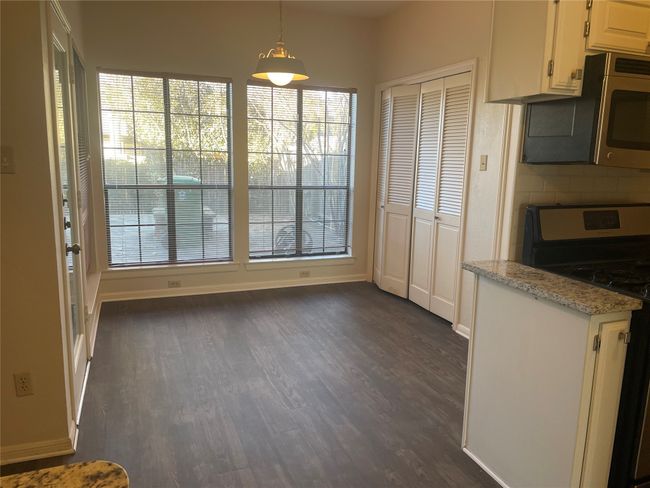 2025 Heatherbrook Dr, Townhouse with 2 bedrooms, 2 bathrooms and null parking in Grapevine TX | Image 7