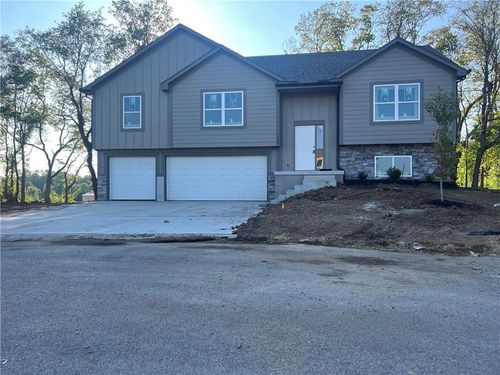 1345 N Holland Dr, Independence, MO, 64056-3116 | Card Image