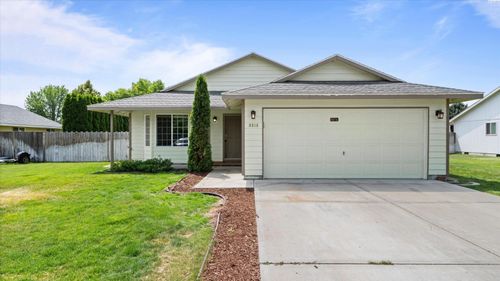 8616 Cord Dr, Pasco, WA, 99301-7995 | Card Image